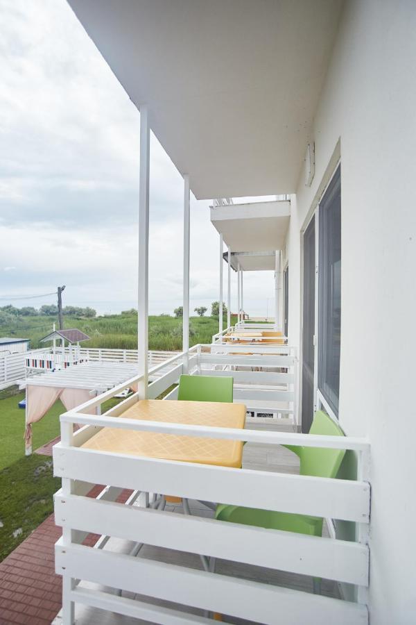 Family Hotel Happy Inn Zatoka Buitenkant foto