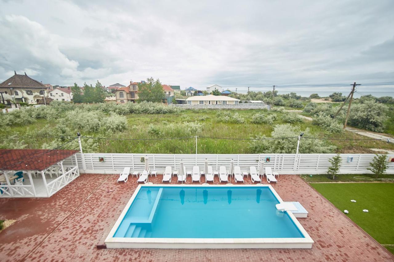 Family Hotel Happy Inn Zatoka Buitenkant foto